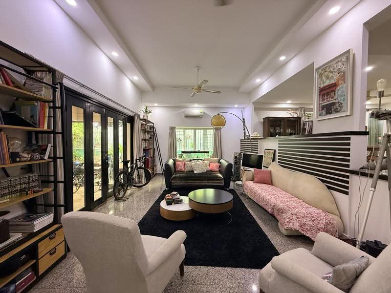 Semi-D with pool along cul-de-sac, Tai Yuan Heights/ Lorong Chuan/ Grace Park, Hougang / Punggol / Sengkang, 5 Bedrooms, 4,000 sqft, Semi-Detached House For Rent, by Marc Chia Peng Wen, 500258862 - Living Room - PropertyGuru.com.sg