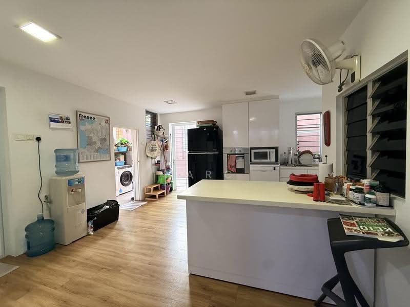Semi-D with pool along cul-de-sac, Tai Yuan Heights/ Lorong Chuan/ Grace Park, Hougang / Punggol / Sengkang, 5 Bedrooms, 4,000 sqft, Semi-Detached House For Rent, by Marc Chia Peng Wen, 500258862 - Kitchen - PropertyGuru.com.sg