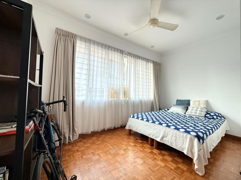Semi-D with pool along cul-de-sac, Tai Yuan Heights/ Lorong Chuan/ Grace Park, Hougang / Punggol / Sengkang, 5 Bedrooms, 4,000 sqft, Semi-Detached House For Rent, by Marc Chia Peng Wen, 500258862 - Bedroom - PropertyGuru.com.sg