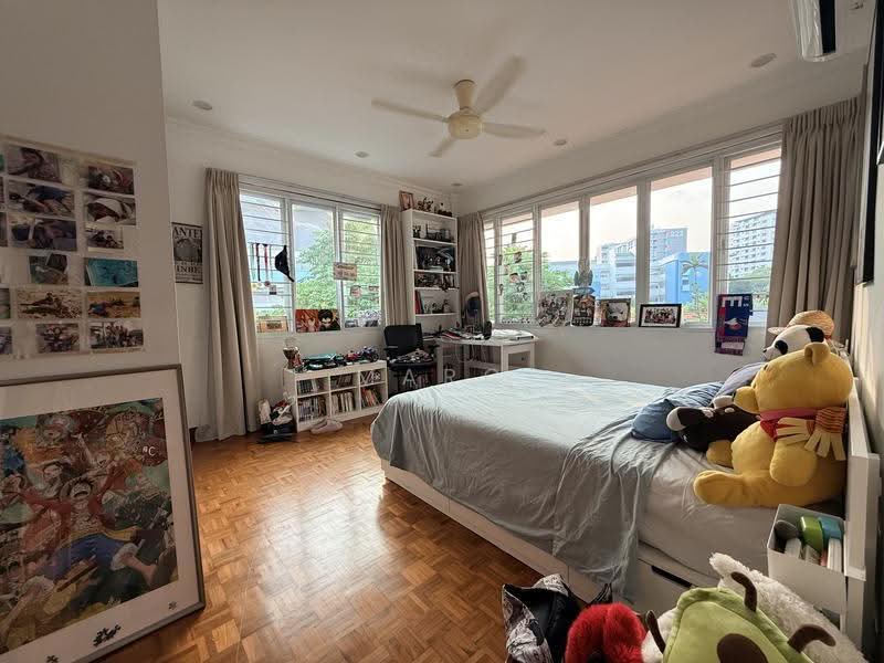 Semi-D with pool along cul-de-sac, Tai Yuan Heights/ Lorong Chuan/ Grace Park, Hougang / Punggol / Sengkang, 5 Bedrooms, 4,000 sqft, Semi-Detached House For Rent, by Marc Chia Peng Wen, 500258862 - Bedroom - PropertyGuru.com.sg