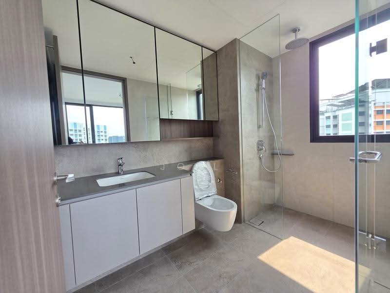 Norwood Grand, 10 Champions Way, Admiralty / Woodlands, 3 Bedrooms, 1,044 sqft, Condominium For Rent, by Joel Choy, 500258882 - Bathroom - PropertyGuru.com.sg