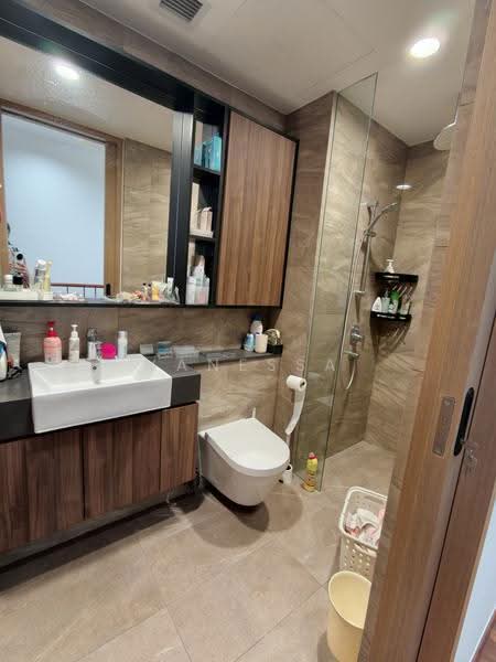 Kent Ridge Hill Residences, 60G South Buona Vista Road, Buona Vista / West Coast / Clementi New Town, 4 Bedrooms, 1,830 sqft, Cluster House For Sale, by Vanessa Duan, 500258885 - Bathroom - PropertyGuru.com.sg