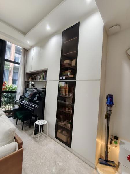 Kent Ridge Hill Residences, 60G South Buona Vista Road, Buona Vista / West Coast / Clementi New Town, 4 Bedrooms, 1,830 sqft, Cluster House For Sale, by Vanessa Duan, 500258885 - Living room built-in cabinet - PropertyGuru.com.sg
