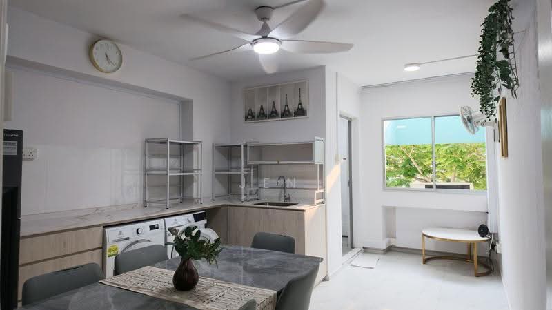 348 Tampines Street 33, 348 Tampines Street 33, Pasir Ris / Tampines, 5 Bedrooms, 1,335 sqft, HDB Flat For Sale, by Jen Ong 王秀嬌, 500258895 - Kitchen - PropertyGuru.com.sg