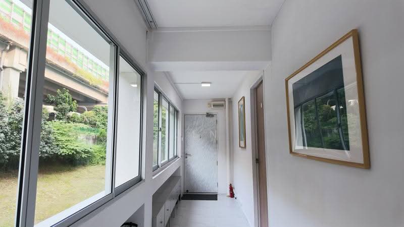 348 Tampines Street 33, 348 Tampines Street 33, Pasir Ris / Tampines, 5 Bedrooms, 1,335 sqft, HDB Flat For Sale, by Jen Ong 王秀嬌, 500258895 - Corridor - PropertyGuru.com.sg