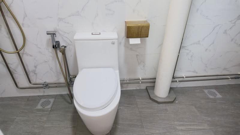348 Tampines Street 33, 348 Tampines Street 33, Pasir Ris / Tampines, 5 Bedrooms, 1,335 sqft, HDB Flat For Sale, by Jen Ong 王秀嬌, 500258895 - Bathroom - PropertyGuru.com.sg