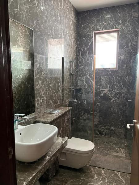 Landed Terrace @ Woo Mon Chew Road | Opera Estate Siglap East Coast | Bedok Siglap MRT | D15, East Coast Road, Bedok South Road, Woo Mon Chew Road, Opera Estate, Siglap, Frankel, Bedok / Upper East Coast, 3 Bedrooms, 2,350 sqft, Terraced House For Rent, by Alson Ong, 500258898 - Bathroom - PropertyGuru.com.sg