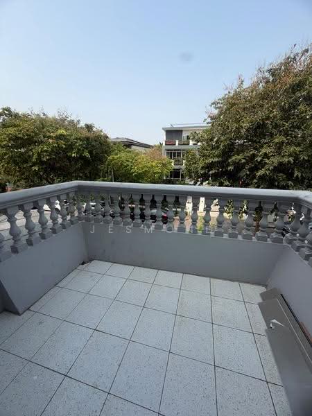 Rare 2-Storey Detached Bungalow with Private Pool – District 15, Clacton Road, East Coast / Marine Parade, 6 Bedrooms, 4,150 sqft, Detached House For Rent, by Jesmond Lee, 500258904 - Balcony - PropertyGuru.com.sg