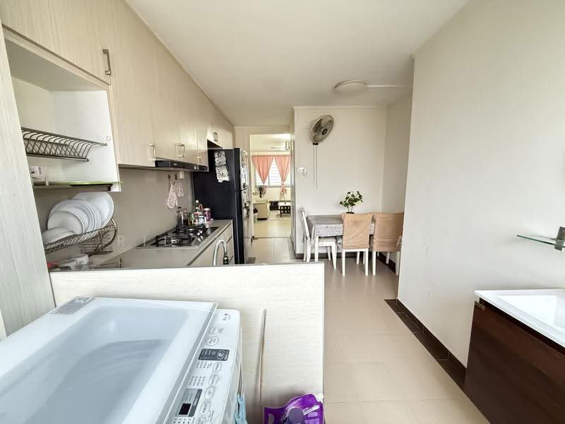629 Hougang Avenue 8, 629 Hougang Avenue 8, Hougang / Punggol / Sengkang, 2 Bedrooms, 688 sqft, HDB Flat For Sale, by Ridzwan Iqbal, 500258926 - Kitchen - PropertyGuru.com.sg