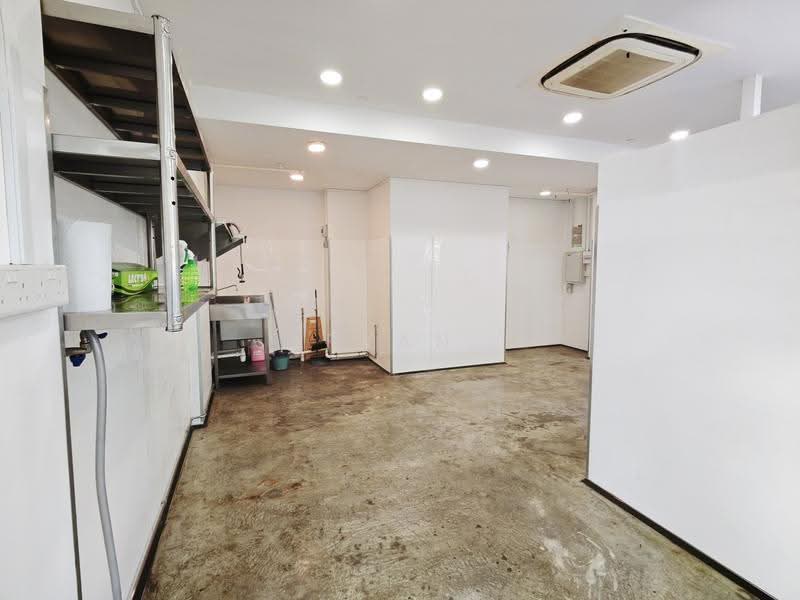 Shop in Tanah Merah Condominium, Bedok / Upper East Coast, 422 sqft, Shop / Shophouse For Sale, by Ryan Pang, 500258941 - Interior - CommercialGuru.com.sg