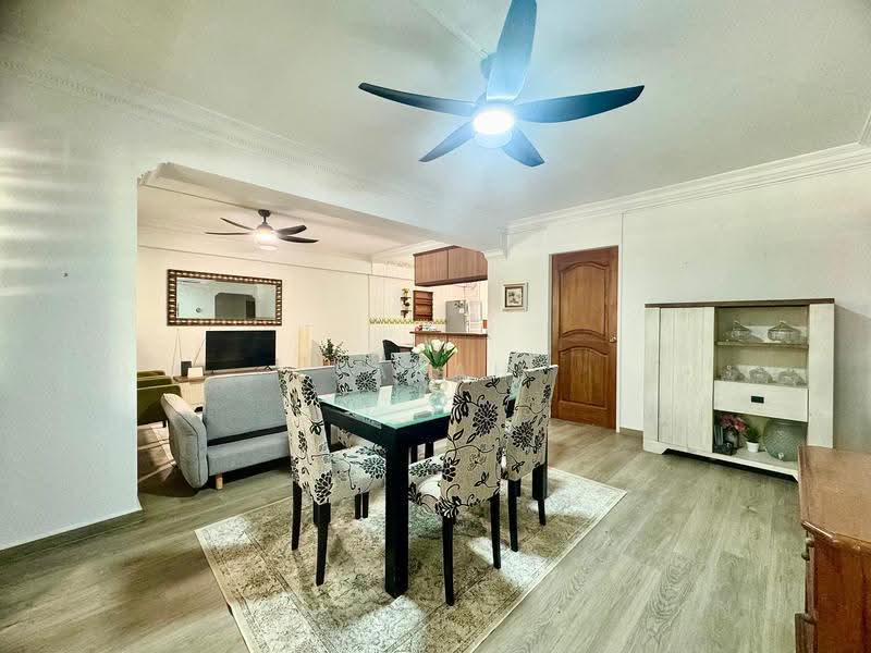 711 Jurong West Street 71, 711 Jurong West Street 71, Boon Lay / Jurong / Tuas, 3 Bedrooms, 1,119 sqft, HDB Flat For Sale, by Farah Zack, 500258951 - PropertyGuru.com.sg
