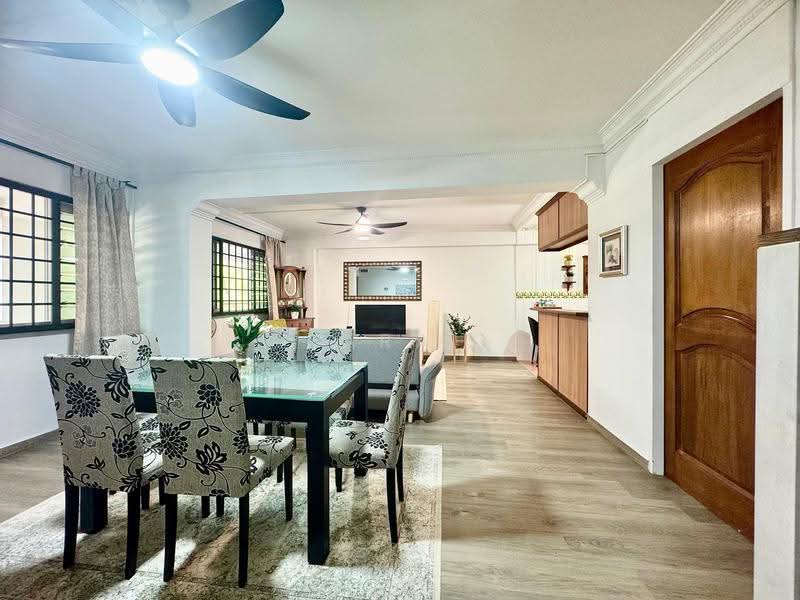 711 Jurong West Street 71, 711 Jurong West Street 71, Boon Lay / Jurong / Tuas, 3 Bedrooms, 1,119 sqft, HDB Flat For Sale, by Farah Zack, 500258951 - PropertyGuru.com.sg