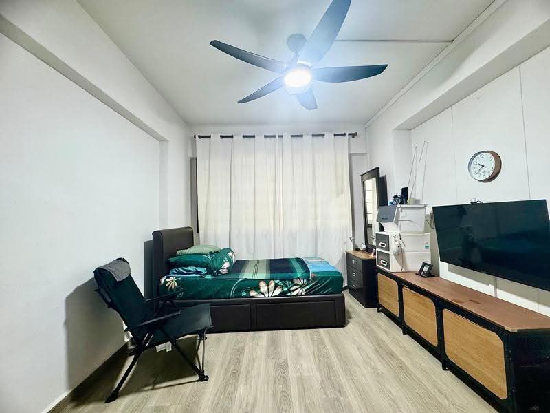 711 Jurong West Street 71, 711 Jurong West Street 71, Boon Lay / Jurong / Tuas, 3 Bedrooms, 1,119 sqft, HDB Flat For Sale, by Farah Zack, 500258951 - PropertyGuru.com.sg