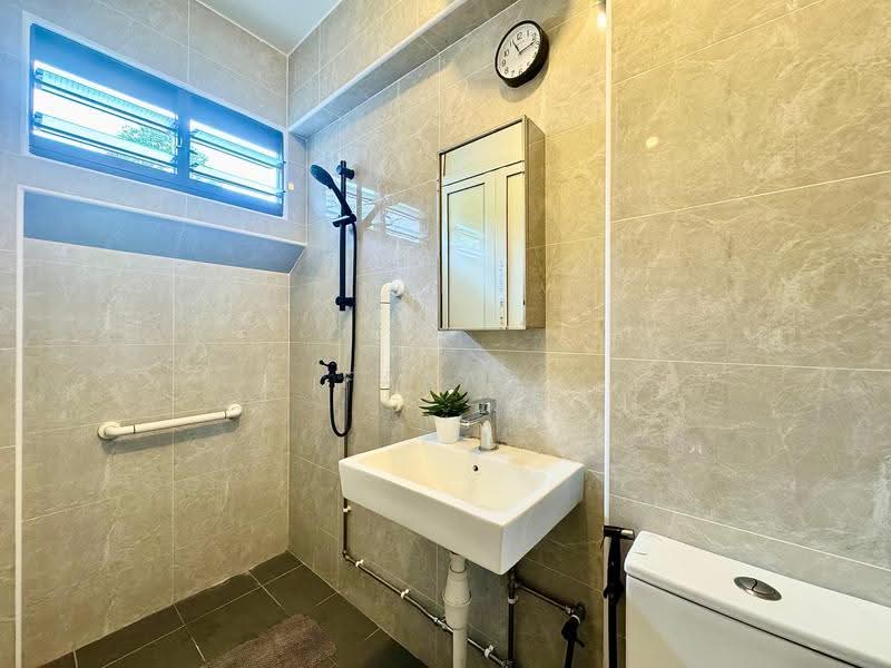 711 Jurong West Street 71, 711 Jurong West Street 71, Boon Lay / Jurong / Tuas, 3 Bedrooms, 1,119 sqft, HDB Flat For Sale, by Farah Zack, 500258951 - PropertyGuru.com.sg