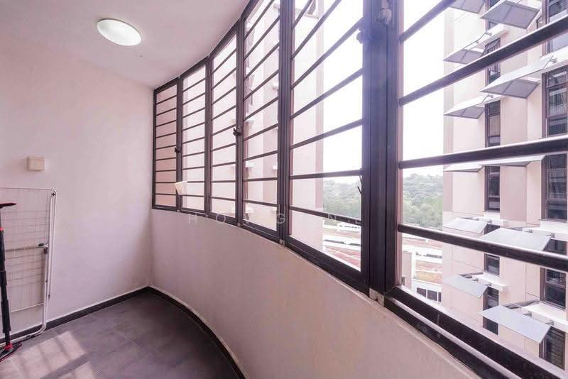 468 Segar Road, 468 Segar Road, Dairy Farm / Bukit Panjang / Choa Chu Kang, 3 Bedrooms, 1,399 sqft, HDB Flat For Sale, by Howgene Leong, 500258977 - Balcony - PropertyGuru.com.sg