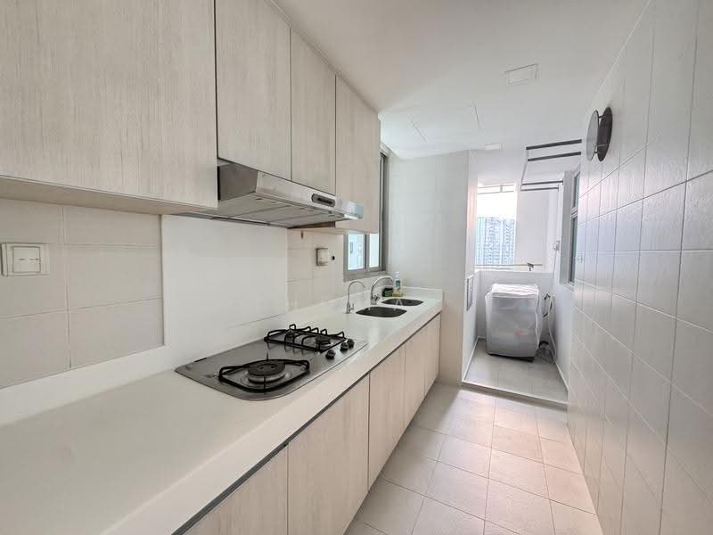 The Quartz, 51 Compassvale Bow, Hougang / Punggol / Sengkang, 3 Bedrooms, 1,066 sqft, Condominium For Rent, by Thomas Lee, 500258978 - Kitchen - PropertyGuru.com.sg