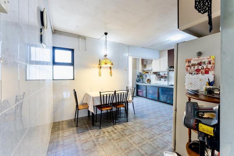 407 Pandan Gardens, 407 Pandan Gardens, Boon Lay / Jurong / Tuas, 3 Bedrooms, 1,119 sqft, HDB Flat For Sale, by Farah Zack, 500259043 - Kitchen - PropertyGuru.com.sg