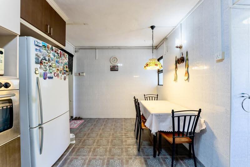 407 Pandan Gardens, 407 Pandan Gardens, Boon Lay / Jurong / Tuas, 3 Bedrooms, 1,119 sqft, HDB Flat For Sale, by Farah Zack, 500259043 - Kitchen - PropertyGuru.com.sg
