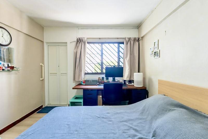 407 Pandan Gardens, 407 Pandan Gardens, Boon Lay / Jurong / Tuas, 3 Bedrooms, 1,119 sqft, HDB Flat For Sale, by Farah Zack, 500259043 - Bedroom - PropertyGuru.com.sg