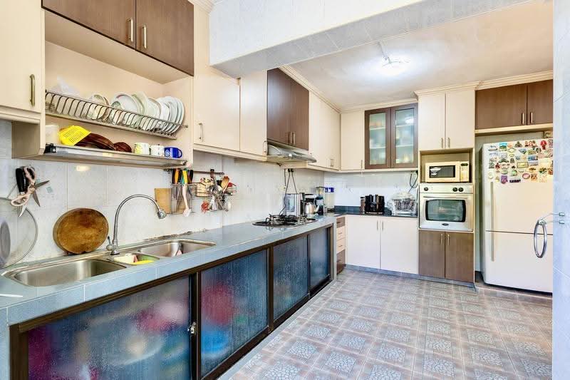 407 Pandan Gardens, 407 Pandan Gardens, Boon Lay / Jurong / Tuas, 3 Bedrooms, 1,119 sqft, HDB Flat For Sale, by Farah Zack, 500259043 - Kitchen - PropertyGuru.com.sg