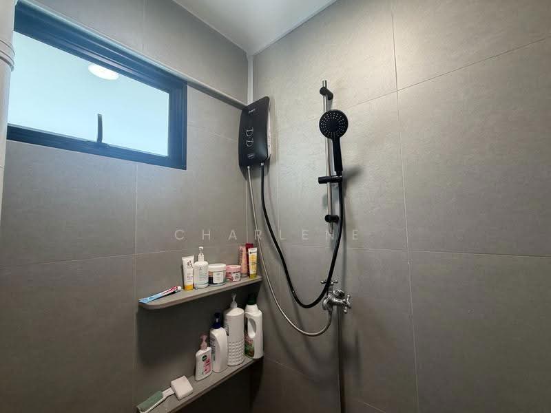 63 Kallang Bahru, 63 Kallang Bahru, Balestier / Toa Payoh, 3 Bedrooms, 732 sqft, HDB Flat For Rent, by Charlene Low, 500259048 - Bathroom - PropertyGuru.com.sg