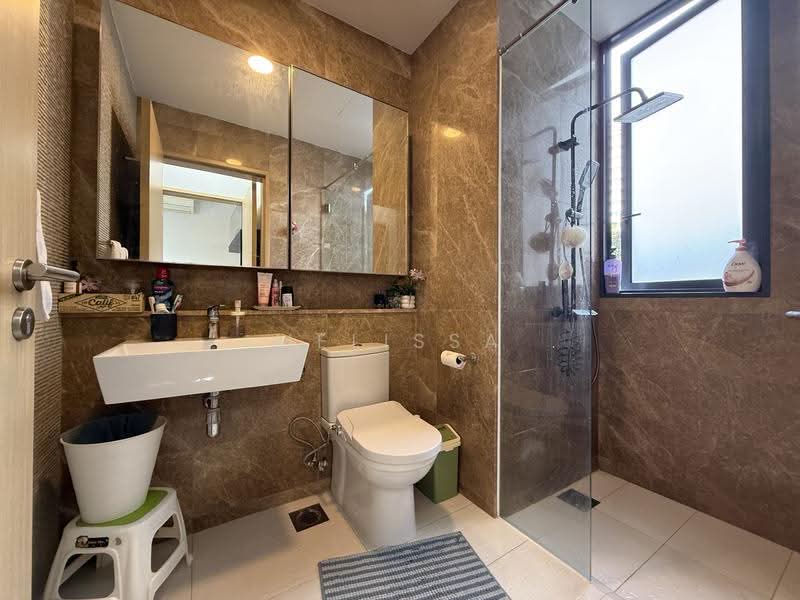 Boathouse Residences, 23 Upper Serangoon View, Hougang / Punggol / Sengkang, 3 Bedrooms, 915 sqft, Condominium For Sale, by Melissa Hoo, 500259062 - Master Bathroom - PropertyGuru.com.sg