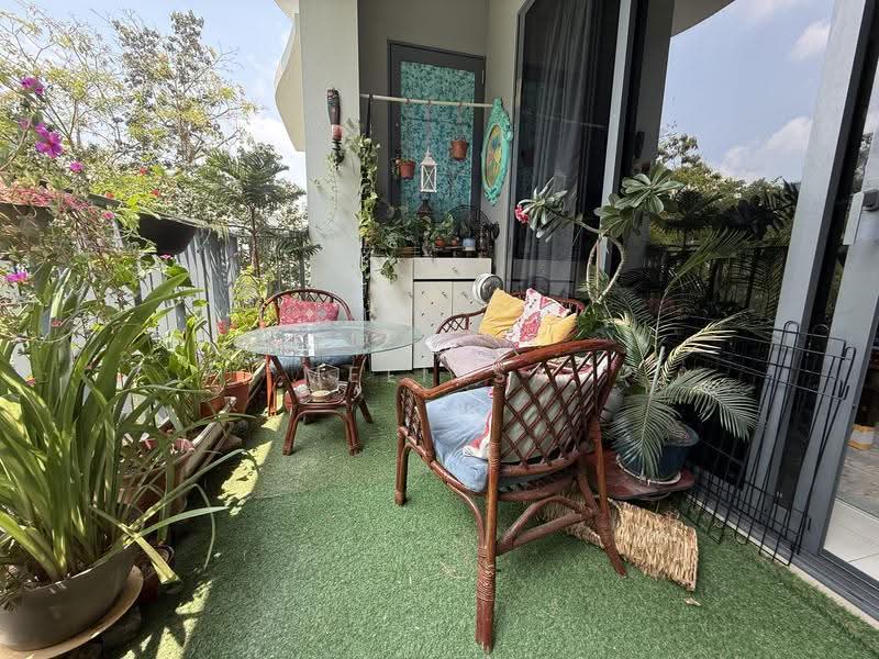 Boathouse Residences, 23 Upper Serangoon View, Hougang / Punggol / Sengkang, 3 Bedrooms, 915 sqft, Condominium For Sale, by Melissa Hoo, 500259062 - Balcony - PropertyGuru.com.sg