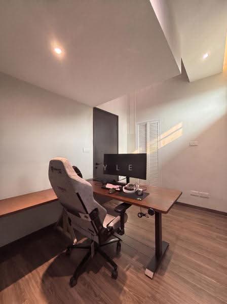 Marine Garden, Siglap Road, East Coast / Marine Parade, 4 Bedrooms, 1,733 sqft, Cluster House For Sale, by Kyle Ng, 500259070 - Study - PropertyGuru.com.sg
