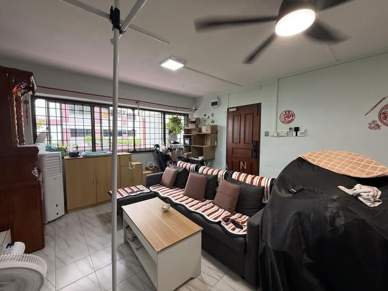 451 Jurong West Street 42, 451 Jurong West Street 42, Boon Lay / Jurong / Tuas, 3 Bedrooms, 1,108 sqft, HDB Flat For Sale, by Donavan Lai, 500259075 - Living Room - PropertyGuru.com.sg