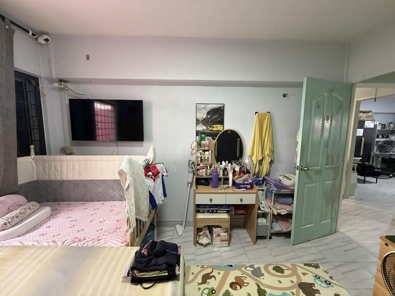 451 Jurong West Street 42, 451 Jurong West Street 42, Boon Lay / Jurong / Tuas, 3 Bedrooms, 1,108 sqft, HDB Flat For Sale, by Donavan Lai, 500259075 - Bedroom 1 - PropertyGuru.com.sg