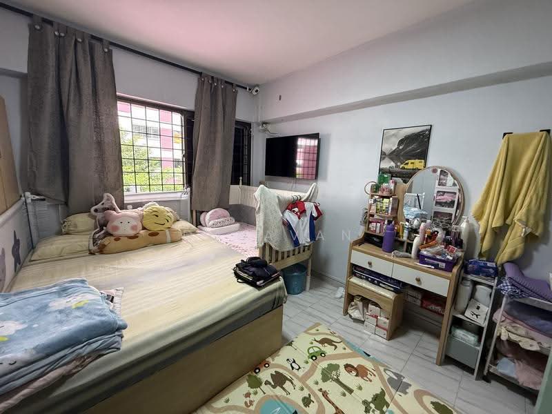 451 Jurong West Street 42, 451 Jurong West Street 42, Boon Lay / Jurong / Tuas, 3 Bedrooms, 1,108 sqft, HDB Flat For Sale, by Donavan Lai, 500259075 - Bedroom 1 - PropertyGuru.com.sg
