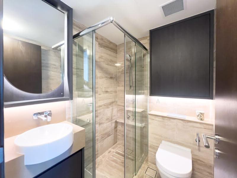 Neu at Novena, 27 Moulmein Rise, Newton / Novena, 2 Bedrooms, 646 sqft, Apartment For Sale, by Margarita Seah, 500259083 - Common Bathroom - PropertyGuru.com.sg