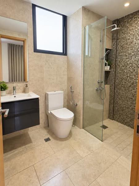 La Fiesta, 70 Sengkang Square, Hougang / Punggol / Sengkang, 3 Bedrooms, 1,001 sqft, Condominium For Sale, by Steven Lin, 500259089 - Bathroom - PropertyGuru.com.sg