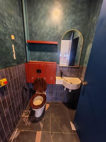 Tanjong Pagar Road, Tanjong Pagar Road, Chinatown / Tanjong Pagar, 1,600 sqft, Shop / Shophouse For Rent, by Pearlyn Tan, 500259095 - Bathroom - CommercialGuru.com.sg