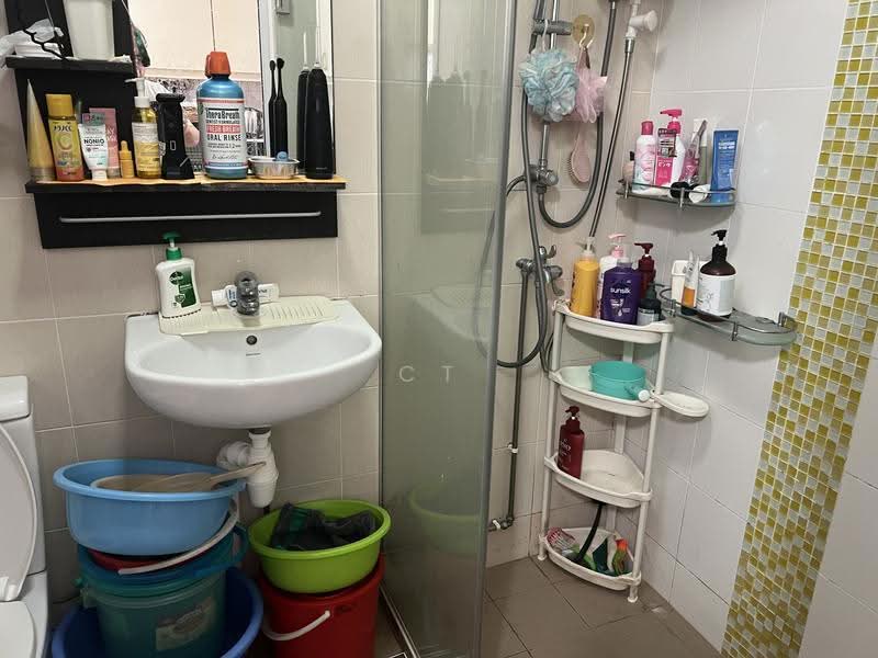 168 Bishan Street 13, 168 Bishan Street 13, Ang Mo Kio / Bishan / Thomson, 3 Bedrooms, 1,302 sqft, HDB Flat For Sale, by CT Wu 伍志道, 500259121 - Bathroom - PropertyGuru.com.sg