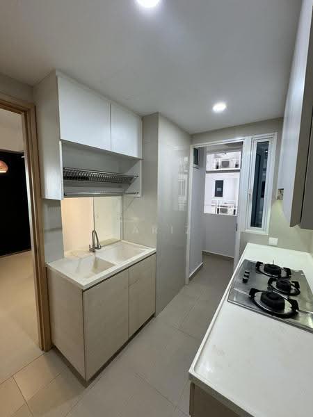 The Tampines Trilliant, 21 Tampines Central 7, Pasir Ris / Tampines, 2 Bedrooms, 872 sqft, Condominium For Sale, by Pariz Caesarly, 500259127 - Kitchen - PropertyGuru.com.sg