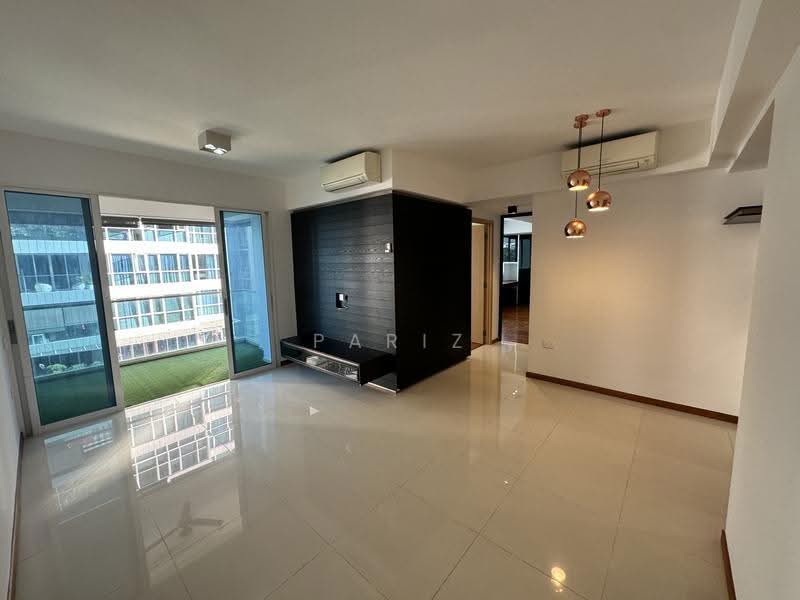 The Tampines Trilliant, 21 Tampines Central 7, Pasir Ris / Tampines, 2 Bedrooms, 872 sqft, Condominium For Sale, by Pariz Caesarly, 500259127 - Living Room - PropertyGuru.com.sg
