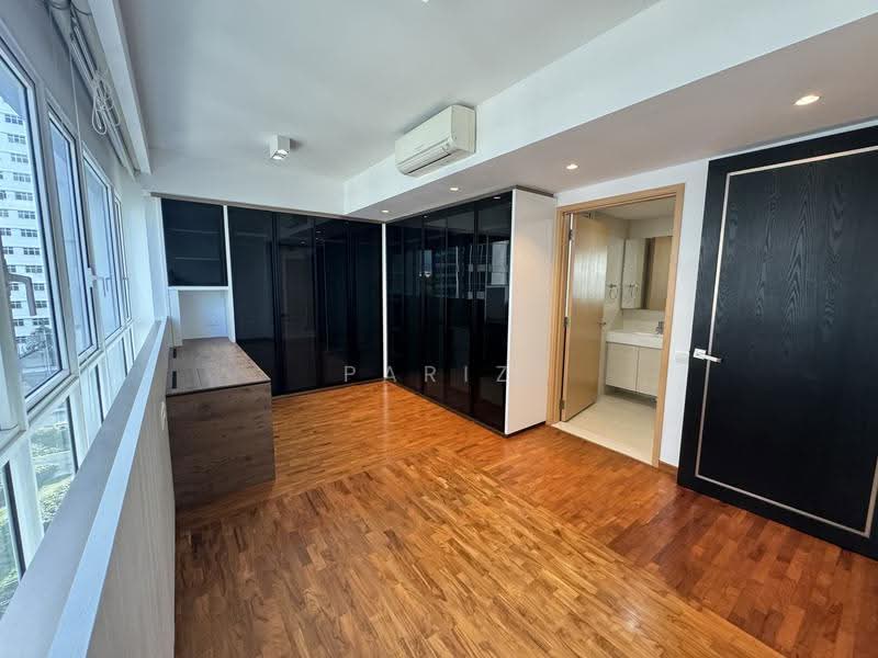 The Tampines Trilliant, 21 Tampines Central 7, Pasir Ris / Tampines, 2 Bedrooms, 872 sqft, Condominium For Sale, by Pariz Caesarly, 500259127 - Balcony - PropertyGuru.com.sg