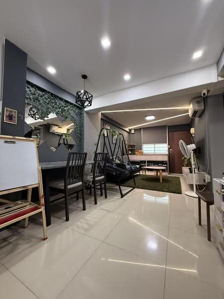44 Telok Blangah Drive, 44 Telok Blangah Drive, Harbourfront / Telok Blangah, 2 Bedrooms, 700 sqft, HDB Flat For Sale, by Syed Nasir, 500259132 - Living Room - PropertyGuru.com.sg