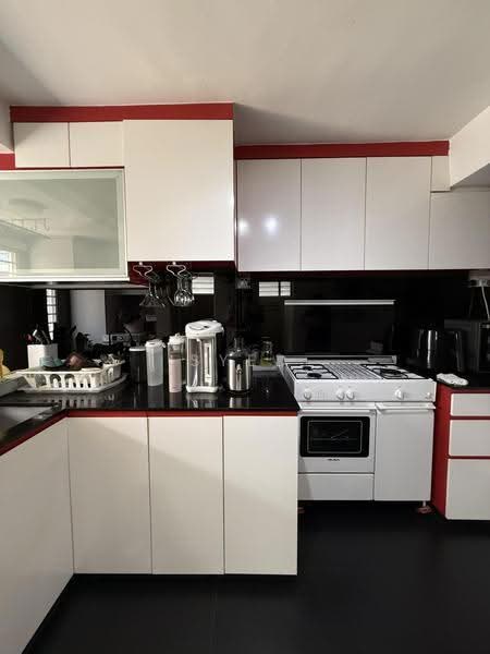 44 Telok Blangah Drive, 44 Telok Blangah Drive, Harbourfront / Telok Blangah, 2 Bedrooms, 700 sqft, HDB Flat For Sale, by Syed Nasir, 500259132 - Kitchen - PropertyGuru.com.sg