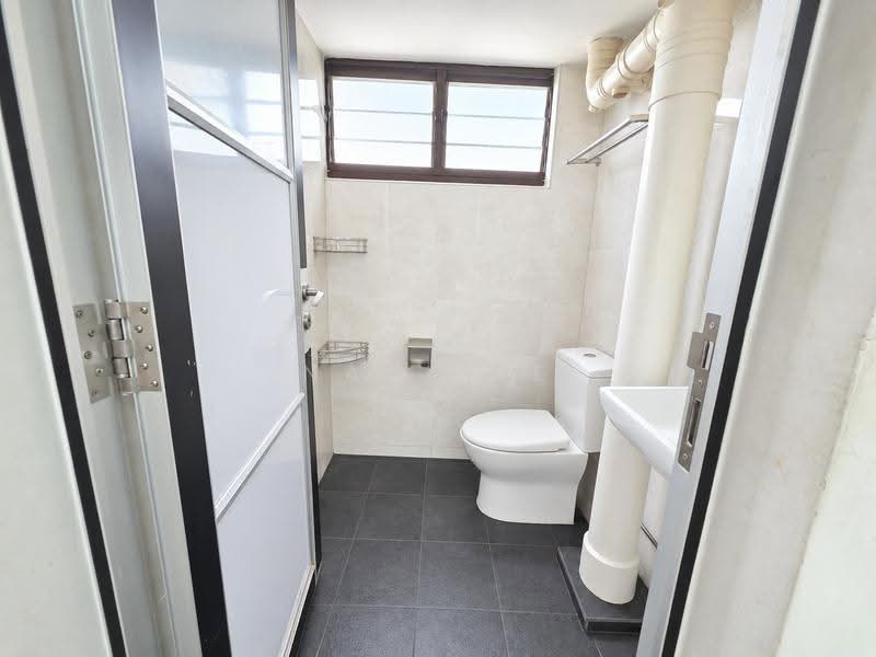 20 Hougang Avenue 3, 20 Hougang Avenue 3, Hougang / Punggol / Sengkang, 2 Bedrooms, 785 sqft, HDB Flat For Sale, by Natalie Indra, 500259134 - Bathroom - PropertyGuru.com.sg