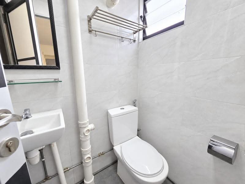 20 Hougang Avenue 3, 20 Hougang Avenue 3, Hougang / Punggol / Sengkang, 2 Bedrooms, 785 sqft, HDB Flat For Sale, by Natalie Indra, 500259134 - Bathroom - PropertyGuru.com.sg