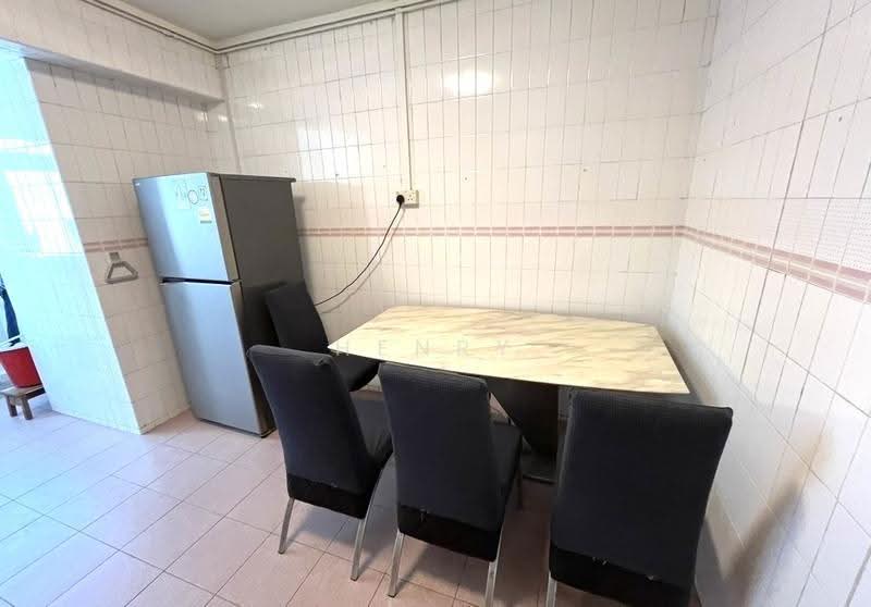 436 Hougang Avenue 8, 436 Hougang Avenue 8, Hougang / Punggol / Sengkang, Room Rental, 120 sqft, HDB Flat For Rent, by Henry Poon, 500259154 - Kitchen - PropertyGuru.com.sg