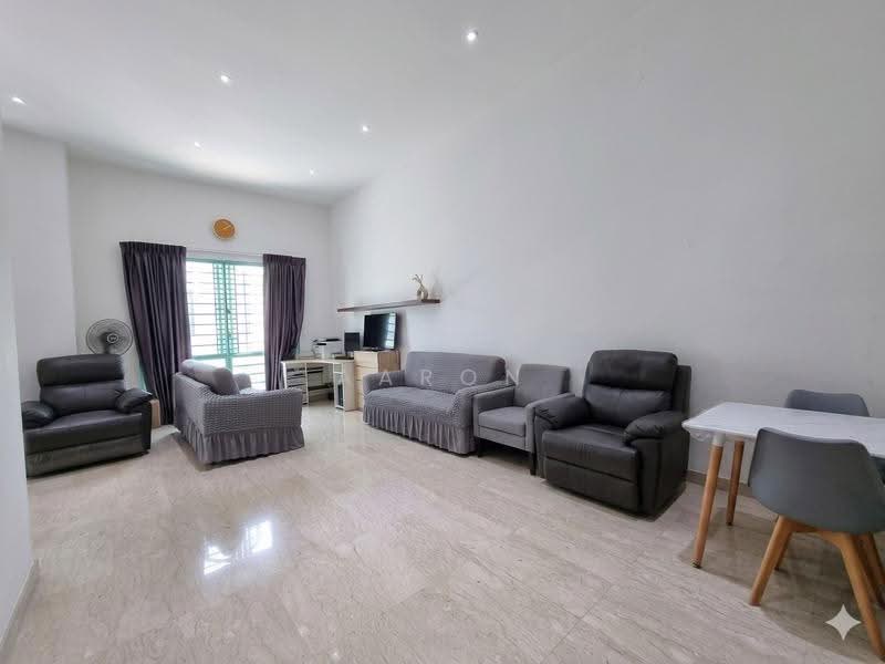Hazel Park Condo, 17 Hazel Park Condo, Dairy Farm / Bukit Panjang / Choa Chu Kang, 2 Bedrooms, 1,012 sqft, Condominium For Sale, by Aaron Lee李韋樘, 500259158 - Living Room - PropertyGuru.com.sg