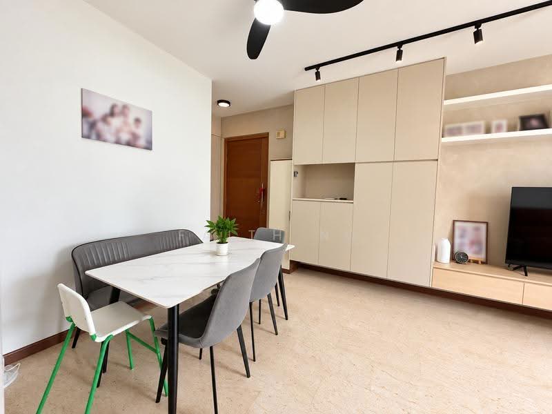 Sunglade, 1 Serangoon Avenue 2, Hougang / Punggol / Sengkang, 3 Bedrooms, 1,023 sqft, Condominium For Sale, by Faith Ng 黄丽娴, 500259179 - Living Room - PropertyGuru.com.sg