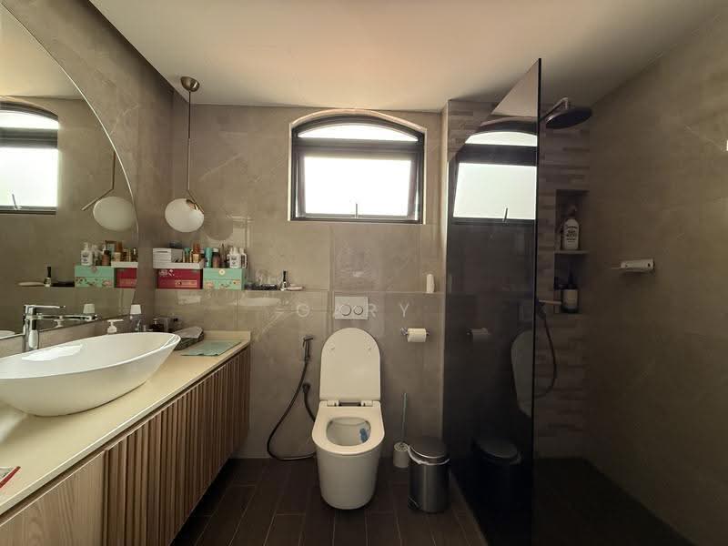 Hillview Ave, Hill Cres, Hillview Dr, Hillview Way, Dairy Farm / Bukit Panjang / Choa Chu Kang, 5 Bedrooms, 5,550 sqft, Corner Terrace For Sale, by Gary Zhuo 卓俊伟, 500259181 - Bathroom - PropertyGuru.com.sg