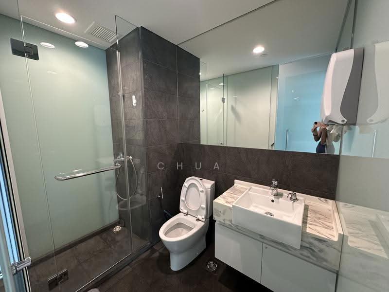 ARC 380, 380 Jalan Besar, Farrer Park / Serangoon Rd, 1,464 sqft, Office For Rent, by Chua Le Bing, 500259184 - Bathroom - CommercialGuru.com.sg
