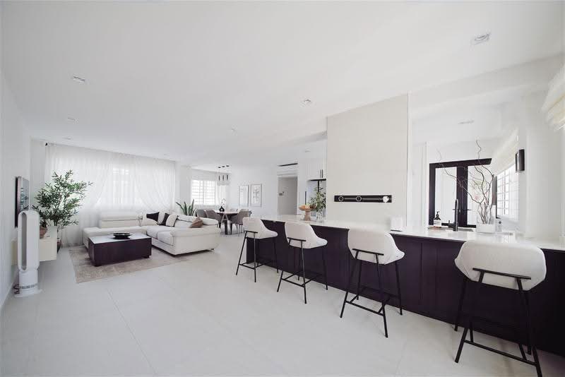 720 Tampines Street 72, 720 Tampines Street 72, Pasir Ris / Tampines, 3 Bedrooms, 1,292 sqft, HDB Flat For Sale, by Alvin Charm, 500259187 - Living Room - PropertyGuru.com.sg