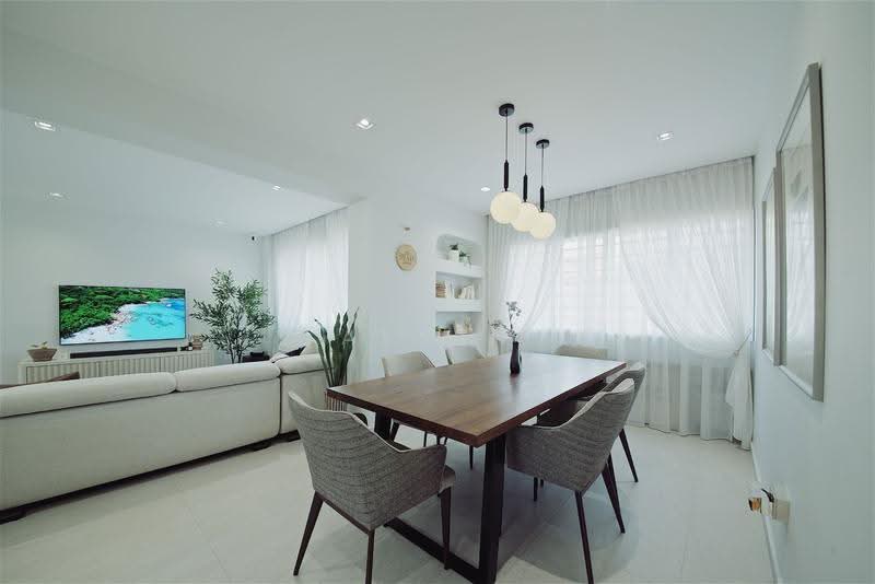 720 Tampines Street 72, 720 Tampines Street 72, Pasir Ris / Tampines, 3 Bedrooms, 1,292 sqft, HDB Flat For Sale, by Alvin Charm, 500259187 - Dining Room - PropertyGuru.com.sg