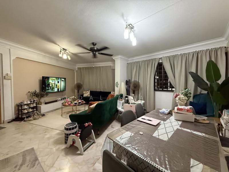 407 Choa Chu Kang Avenue 3, 407 Choa Chu Kang Avenue 3, Dairy Farm / Bukit Panjang / Choa Chu Kang, 3 Bedrooms, 1,141 sqft, HDB Flat For Sale, by Daliana Abdullah, 500259189 - Living Room - PropertyGuru.com.sg